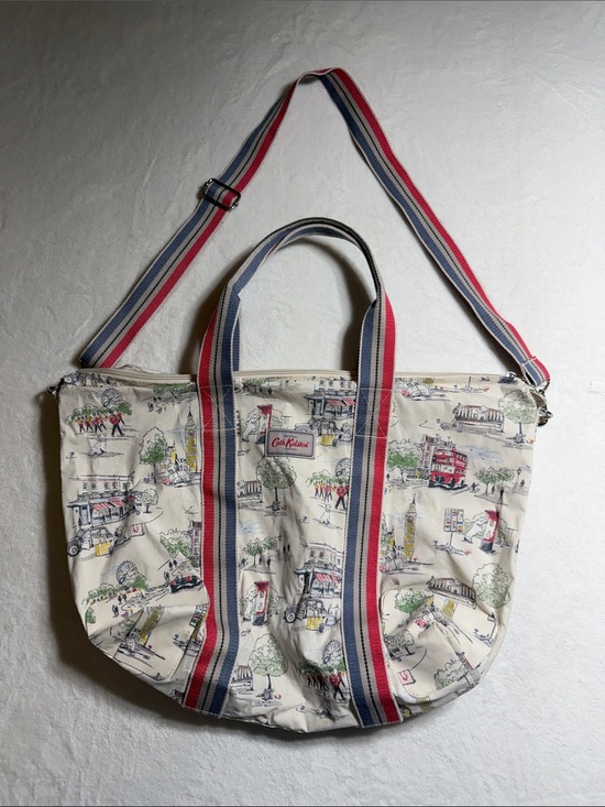 Cath Kidston Handbags - Cath Kidston Billie Goes To Town Cream London Scene Canvas Travel Bag